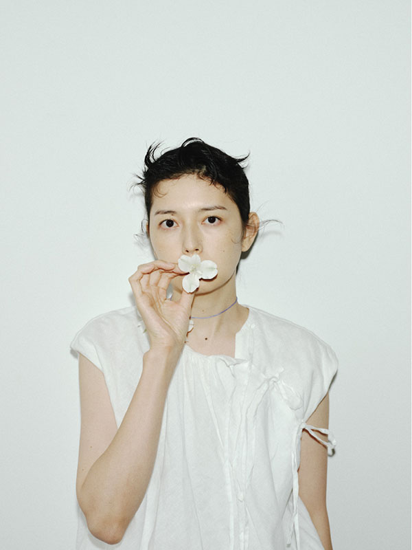 ネストローブ発 菊池亜希子さんコラボ服がサステナブル素材で登場 ファッション雑誌 リンネル の読みもの