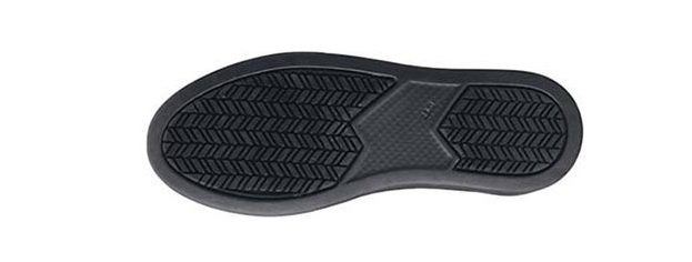 アキレス株式会社の“20km歩けるパンプス”がコンセプトの「ALL DAY Walk(オールデイウォーク)」から、軽く、はき心地に優れた「高機能防水スニーカー」が9月1日(水)より全国の靴専門店、一部のECサイト、およびアキレスウェブショップにて販売されます。