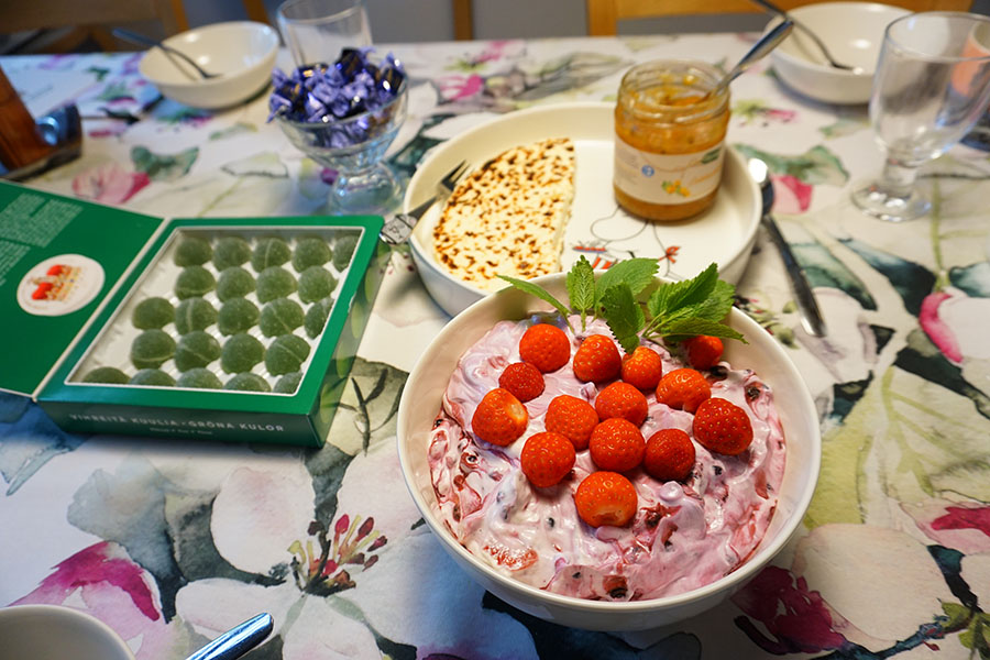 調理時間5分の国産ベリーとヨーグルトで作った「Marjarahka」（マルヤラフカ）という伝統的でヘルシーなデザート