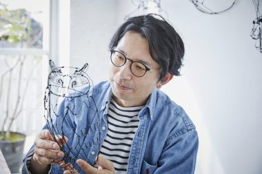 【石井佳苗さん監修の眼鏡市場×リンネルコラボメガネ】テンプル部分が金具のコンビフレームなら掛けているのを忘れてしまうほどの超軽量！