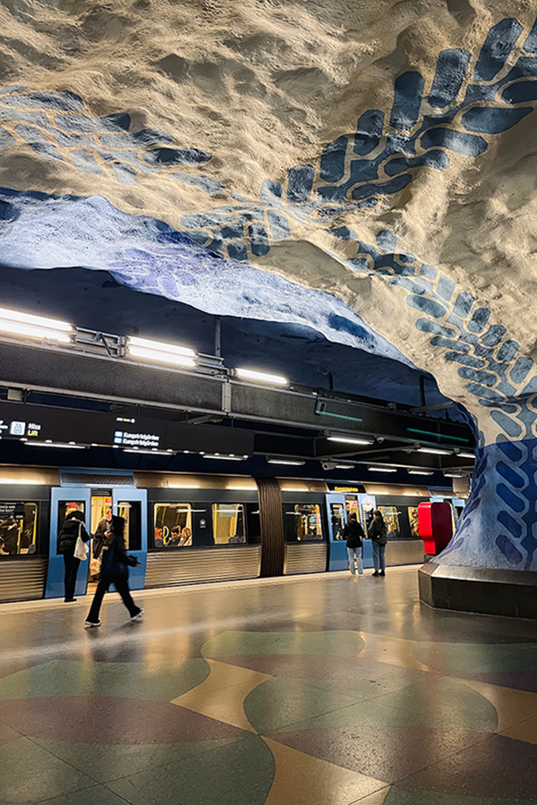 T-Centralens tunnelbana「ティーセントラーレン駅」の風景：ヤン二さんの北欧旅レポート