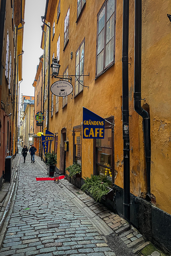 旧市街の路地裏のカフェ：ヤン二さんの北欧旅レポート