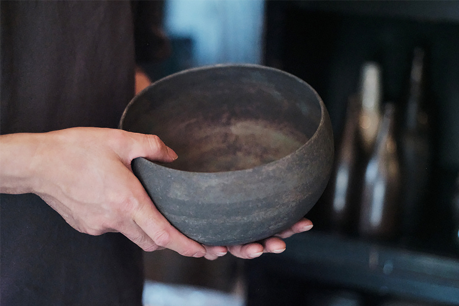 『托鉢（たくはつ）』個展の作陶で、必ず作るようにしている器