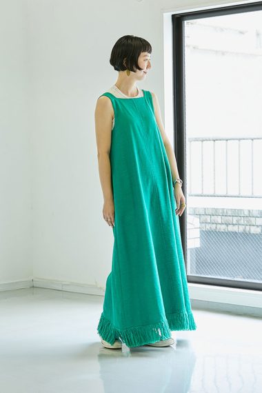 パサンド バイ ヌキテパ プレス・EC運営 西紗華さんの私服ファッションスナップ