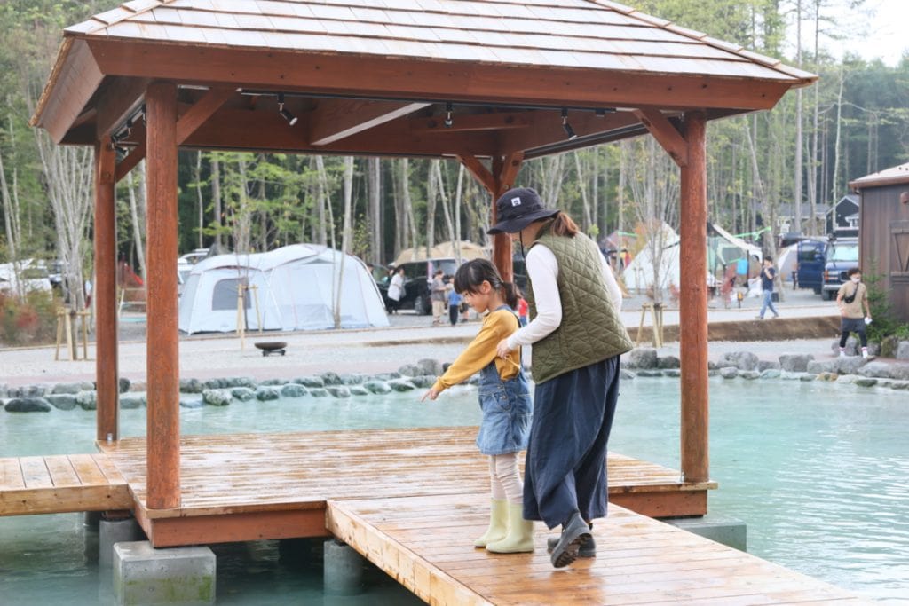 【子連れキャンプにおすすめ】キャンプ・アンド・キャビンズ山中湖のじゃぶじゃぶ池