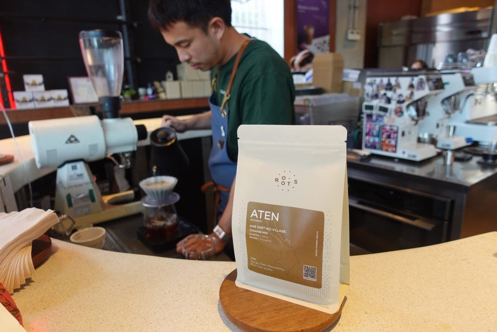 タイ産のコーヒー豆を扱うカフェ「ROOTS coffee」