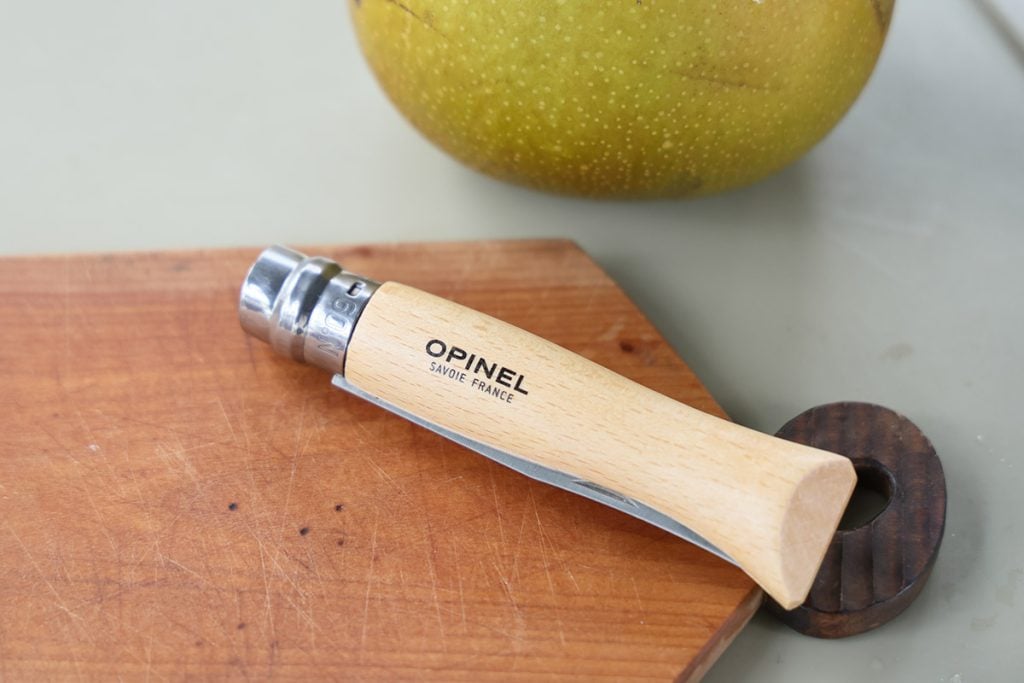 オピネル（OPINEL）の折りたたみ式ナイフ