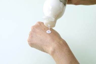 【無印良品 敏感肌用クリーム化粧水】化粧水と乳液を混ぜたようなクリーミーなテクスチャー