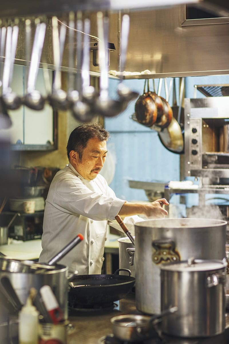 「毎日味見して、同じ味になっているか確かめる」と良太郎さん。