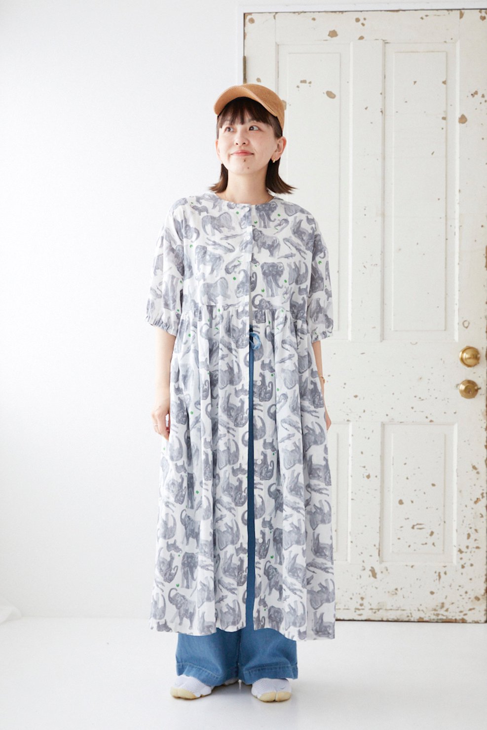 marble SUD プレス 河合杏香さんの私服ファッションスナップ。アートなプリント×デニムで叶える！ 爽やかな大人カジュアルコーデ