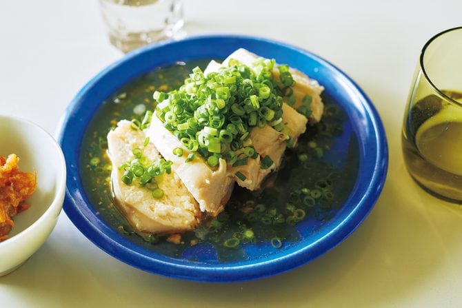 ゆで鶏の梅にんにく添え（レシピ・長谷川あかりさん）