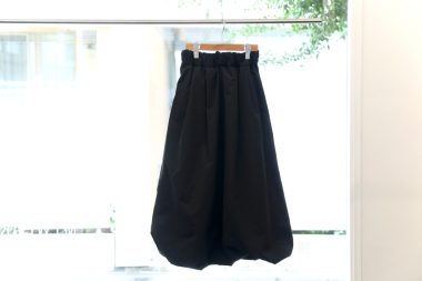 女優のともさかりえさんのファッションブランド・マイ ウィークネスのバルーンスカート Luca Balloon Skirt ¥31,350