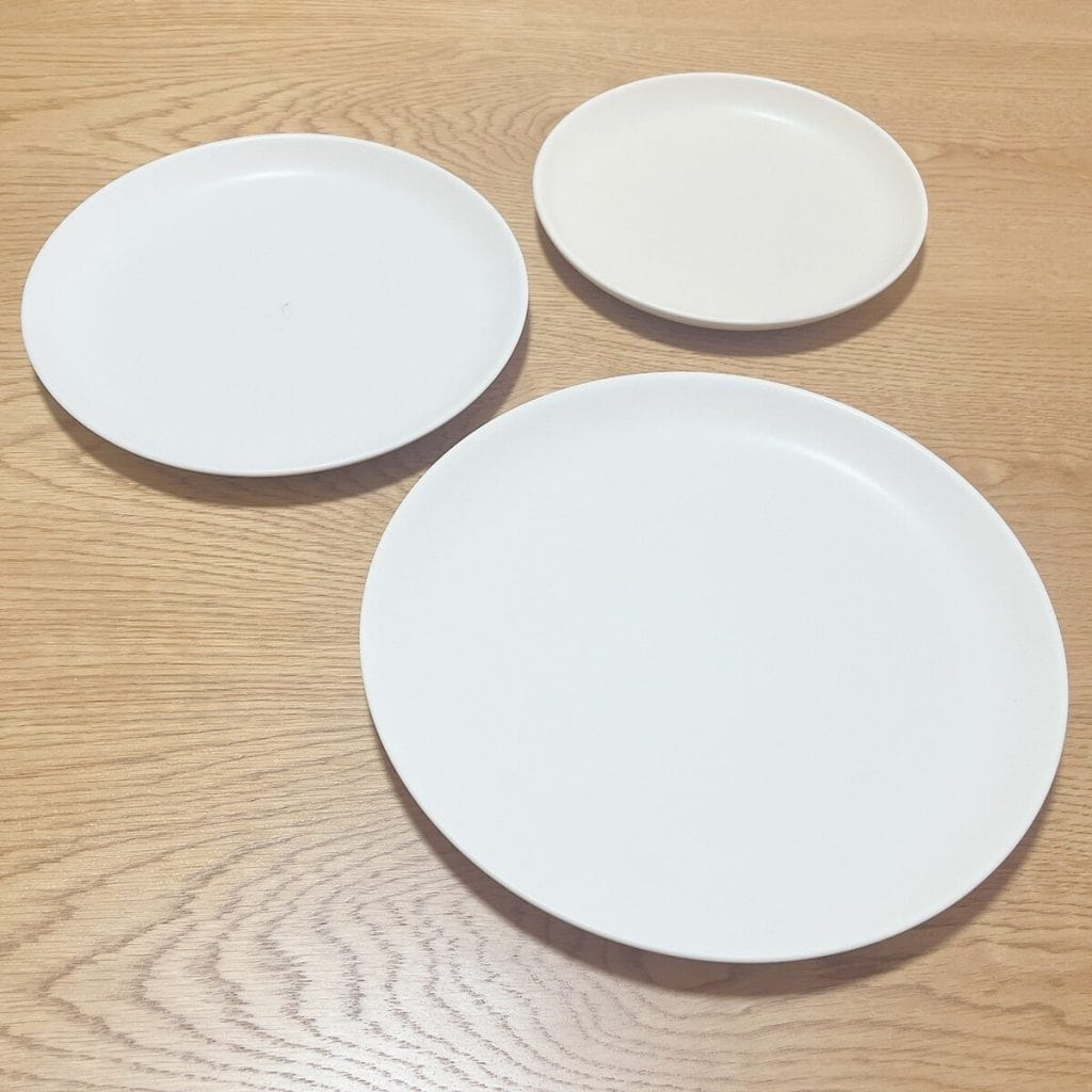 Standard Products（スタンダードプロダクツ）のおすすめ食器 ＜平皿（直径約24cm）￥550＞ ＜平皿（直径約21cm）￥330＞ ＜平皿（直径約18cm）￥330＞