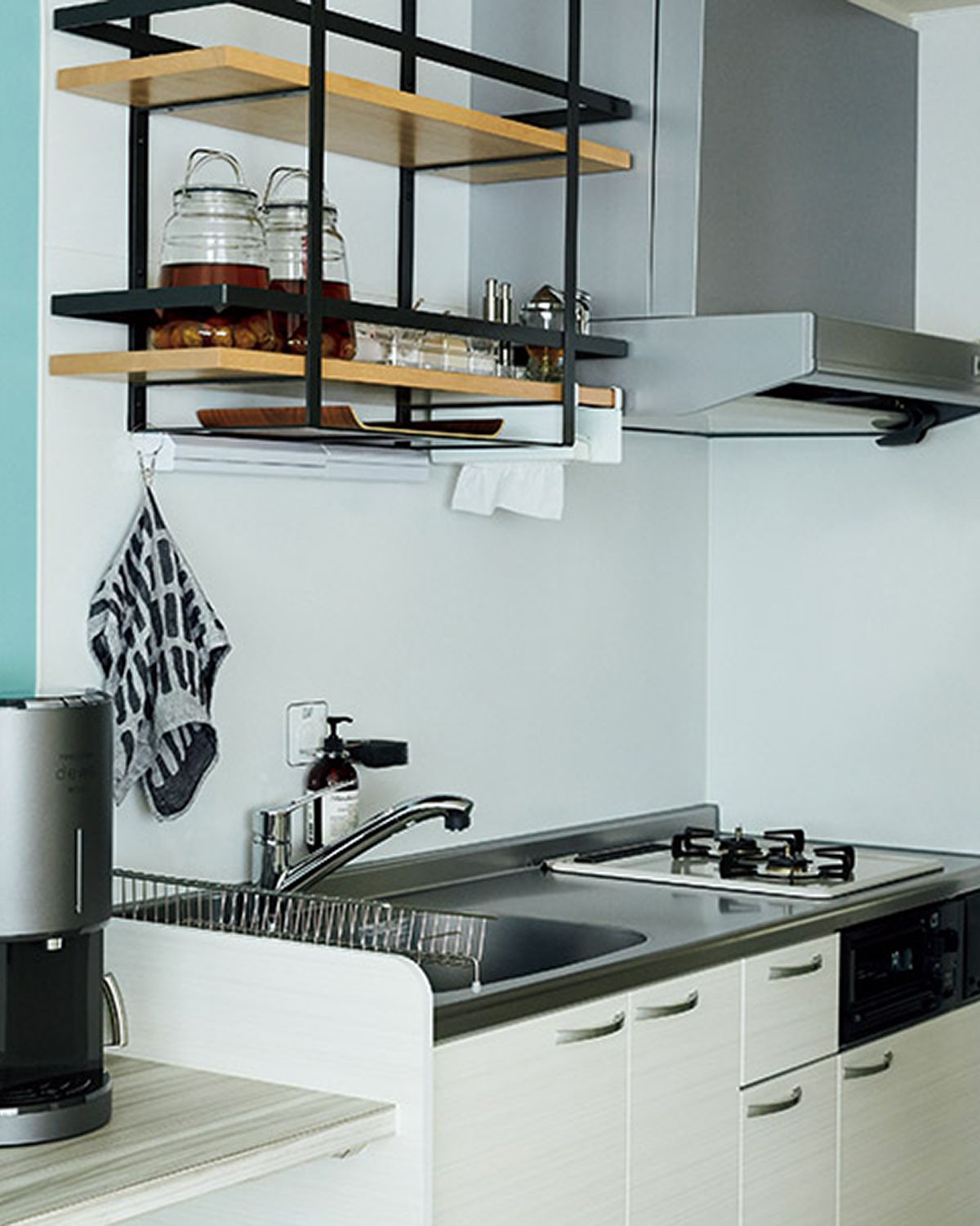 ワンルームキッチンでもすっきり! 整理収納アドバイザーの動線のいい台所収納