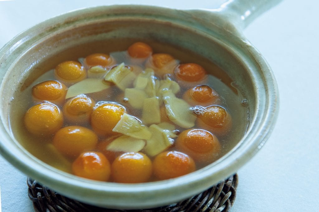 料理家・国際中医薬膳師のコウ静子さんの韓方茶を煮込んで作る金柑しょうが茶