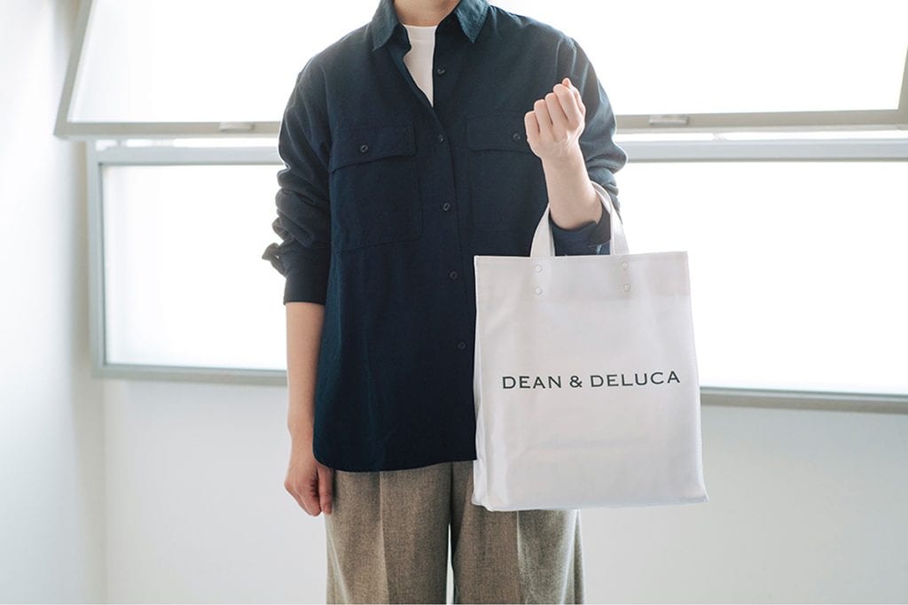 紙袋をイメージしたトートバッグ ホワイトDEAN & DELUCA | TEMBEA PAPER TOTE