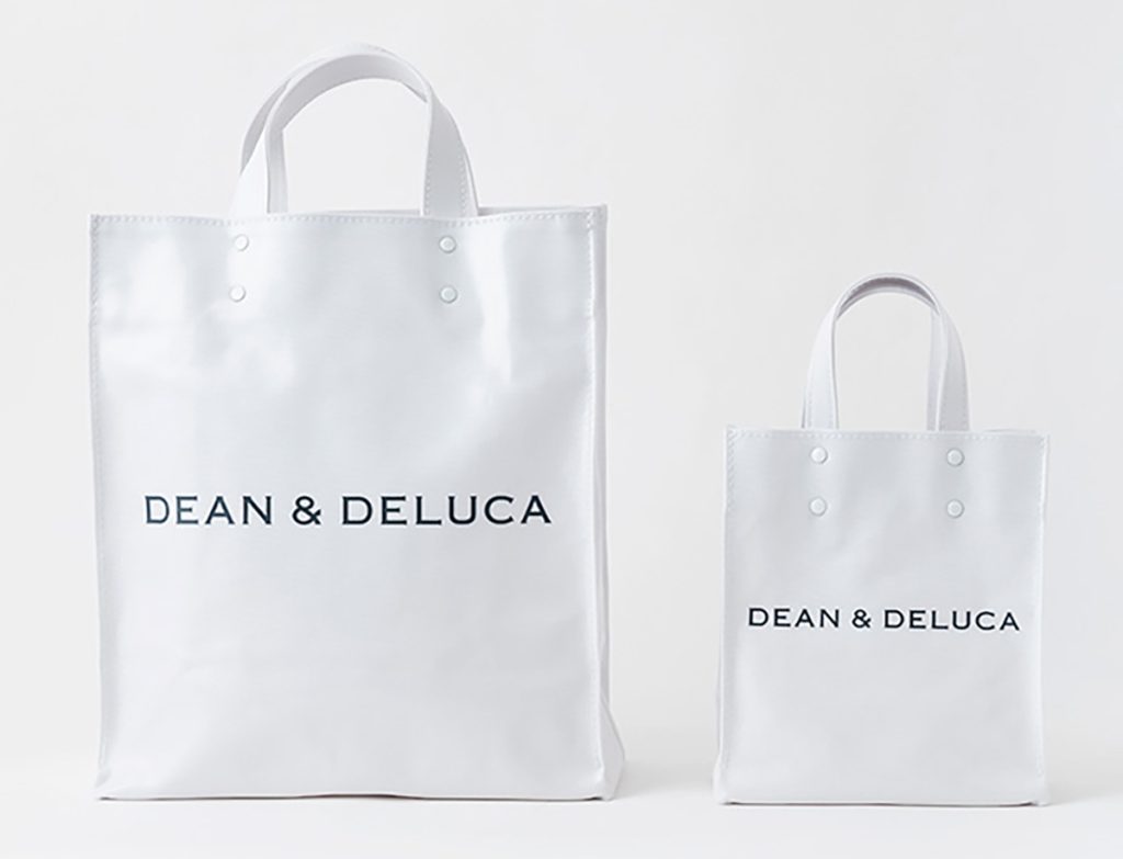 白のショッパー紙袋のようなディーンアンドデルーカ×テンベアのペーパートート　ホワイトDEAN & DELUCA | TEMBEA PAPER TOTE