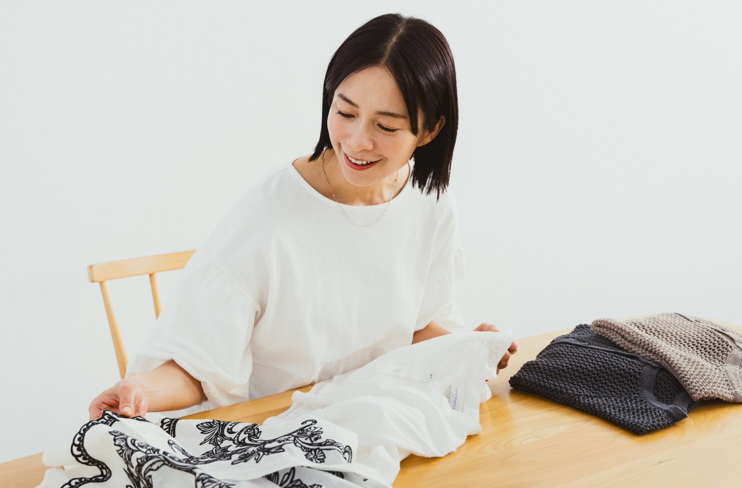 これ、本当にしまむら？」 大人かわいい刺繍とニットの新作を試着 