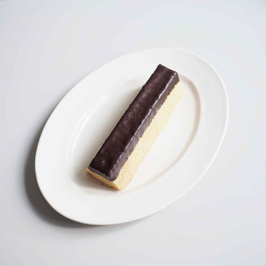 無印良品　不揃いバウム　チョコがけバナナ