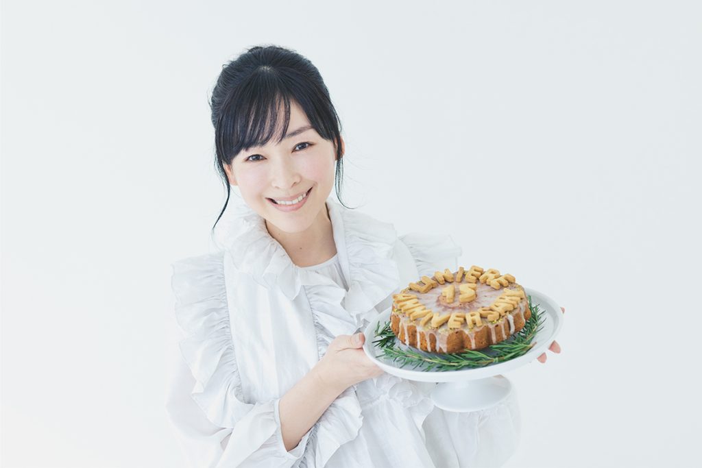 「リンネルと出合って洋服の好みも変わった」と話す麻生久美子さん。
