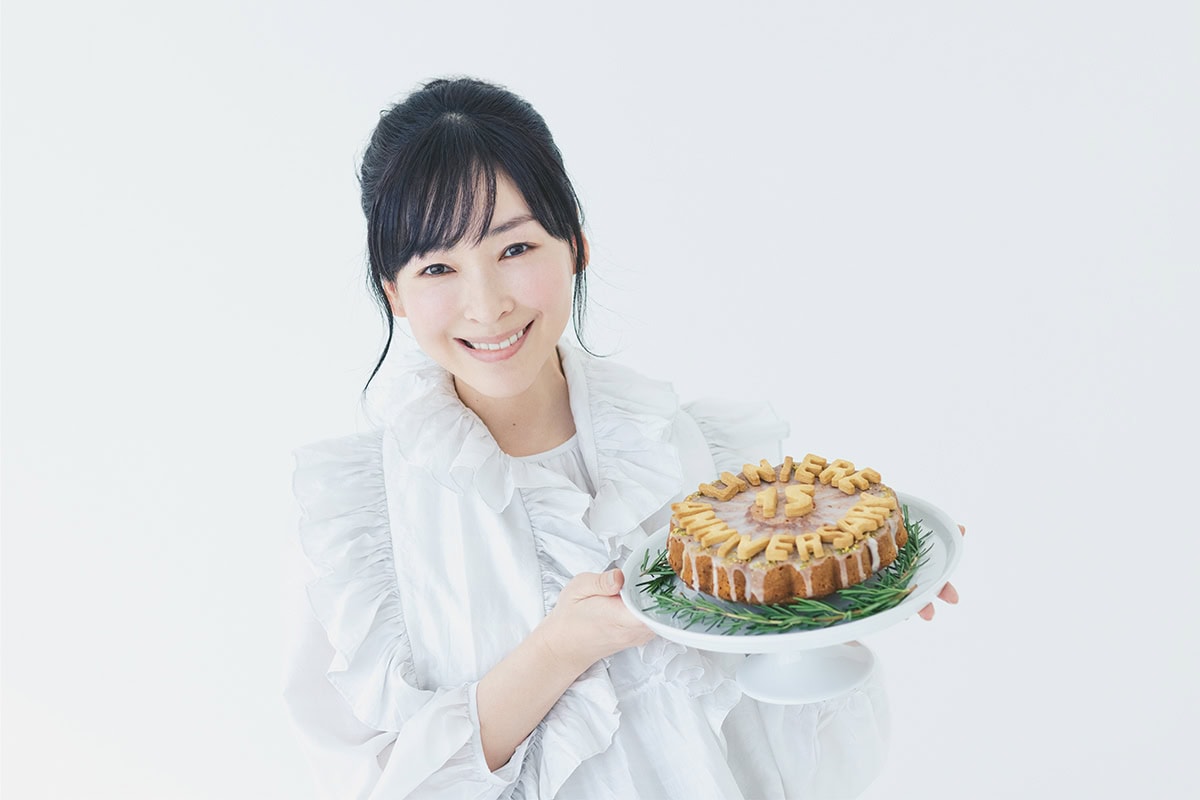 「リンネルと出合って洋服の好みも変わった」と話す麻生久美子さん。