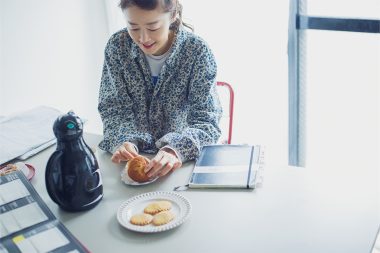 アパレルブランド「nest Robe」やものづくりプロジェクト「fofofofa」に携わる滝口和代さん。