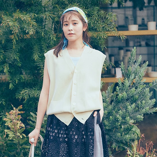 YouTuber、モデルのゆべしさんが着こなすレースボトムス