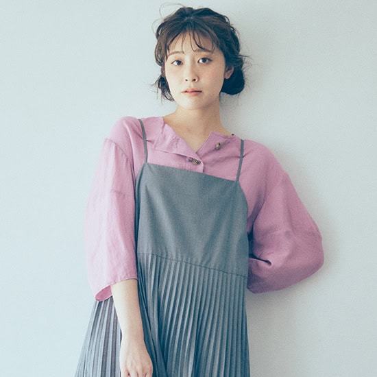 キャミワンピースをゆべしさんが素敵に着こなし