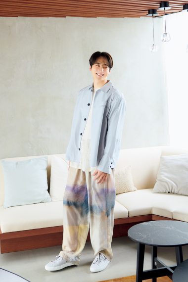 「10代で始めた写真が“自分探し”のツールになっている」と話す小関裕太さん。