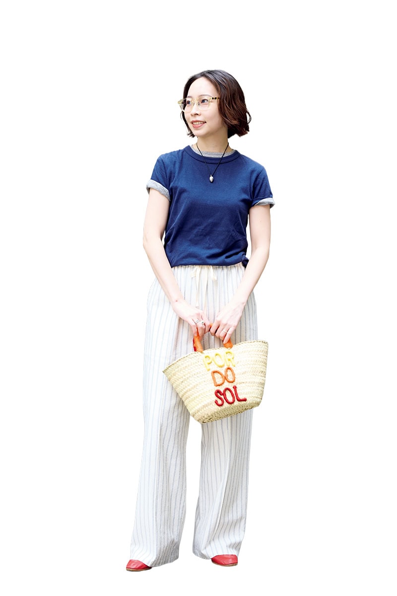 シンゾーン PRの川又那菜子さんは、色違いのレイヤードでTシャツコーデを旬のムードに更新！