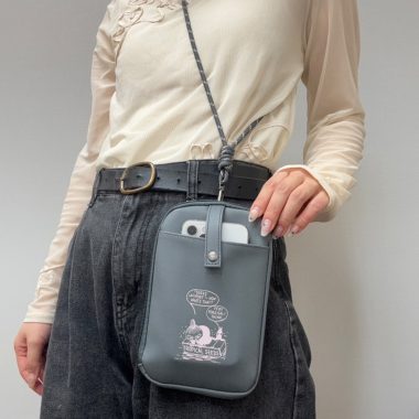 「リトルミイ」デザインのマルチケースが、貴重品からよく使うものまで収納できて便利！