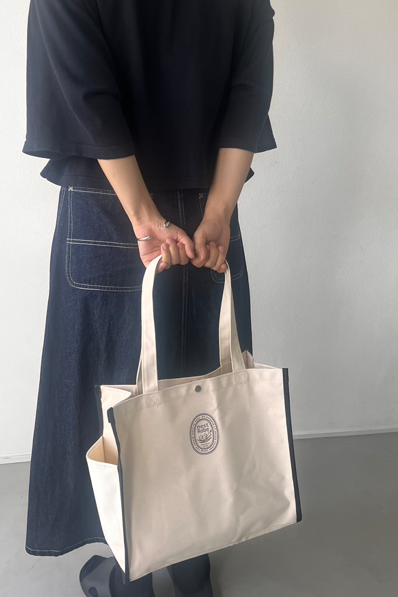 肩にかけやすいよう眺めの持ち手が特徴なリンネル付録の大判トートは、マチが16cmとたっぷり！