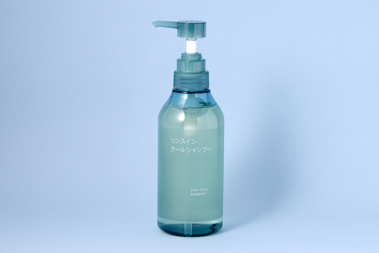 無印良品のクールシャンプーが、夏の頭皮にひんやり気持ちいい！「リンスインクールシャンプー」を髪悩みの多い編集部員が使ってみました！