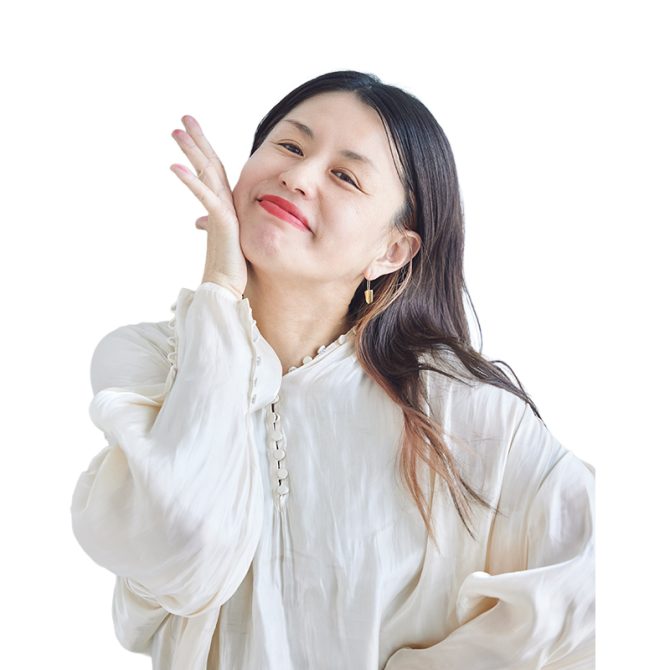 骨格理論メソッドをレクチャーしてくれたのは、 コスメブランド『WHOMEE』クリエイティブディレクターも務めて幅広く活躍するイガリシノブさん!