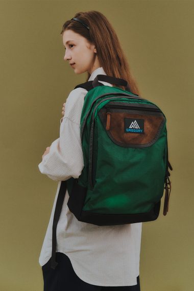 1990年代のグレゴリーの「青タグ」時代を再現したヴィンテージデザインが、秋冬の落ち着いた装いにマッチ！