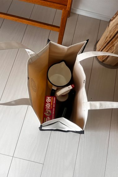 大容量サイズのネストローブの保冷付き大判トートは、ガーデニングの収納としてもおすすめ！