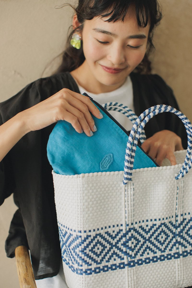 バッグの中でも存在感大！な清水みさとさん×ネストローブコラボの「リネンポーチ」。
