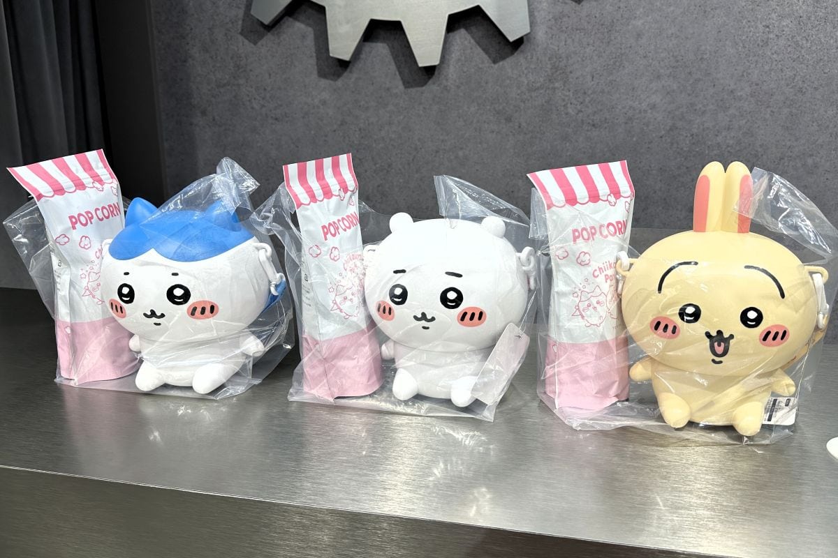 ちいかわパークのポップコーンショップ。かわいいちいかわのバケツとポップコーンがセットで購入できます