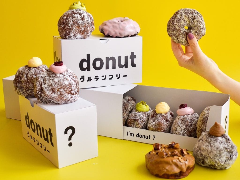 「I’m donut ？グルテンフリー」専用のボックスもかわいい！ゲームの世界をイメージしたオリジナルのロゴがプリント。