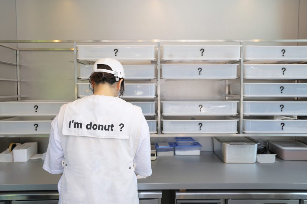 「I’m donut ？ グルテンフリー」もショップスタッフのユニフォームがかわいい！
