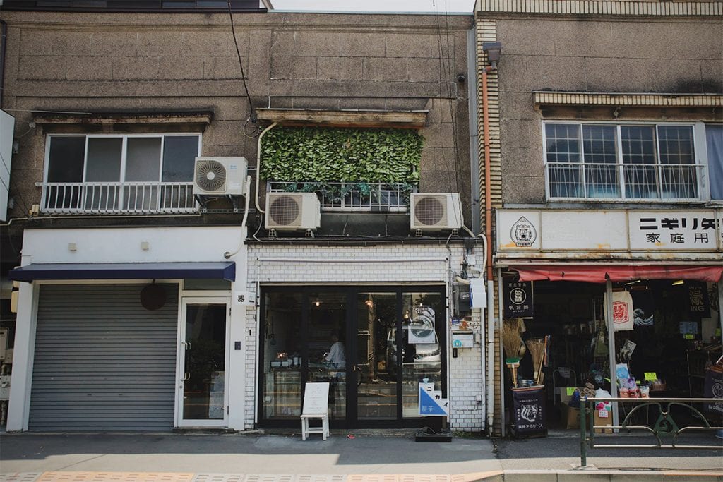 谷中・日暮里にあるカフェ「喫茶ニカイ」の外観