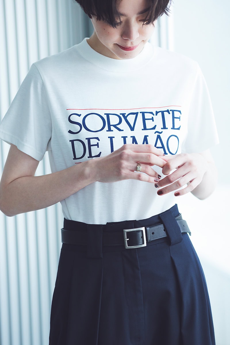 Tシャツにガチャベルトを合わせて今っぽい雰囲気に＆でウエストマークして体形カバー！