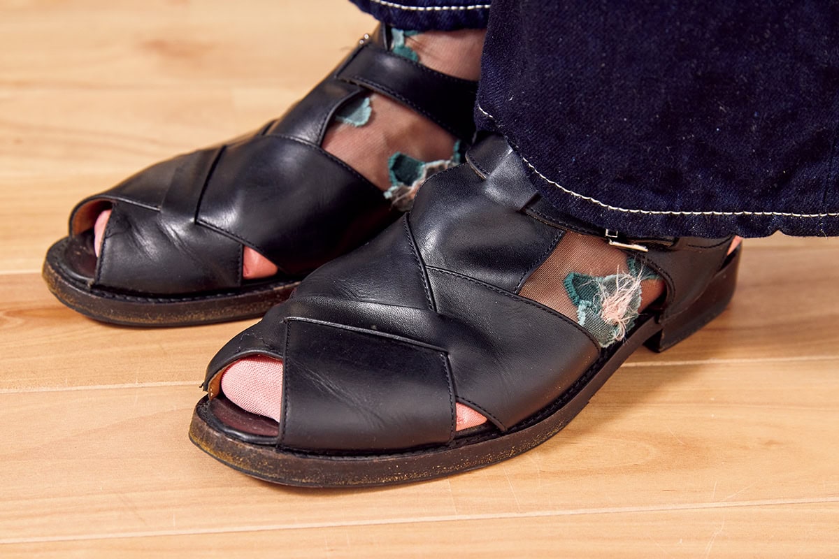 保谷幸栄さん愛用のマーガレットハウエルのシューズ×ミナ ペルホネンのソックス合わせがかわいい！