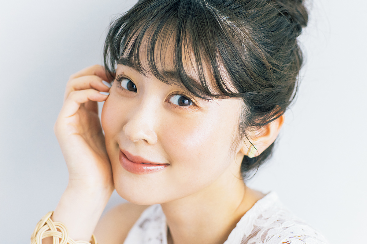 ゆべしさんの夏メイクは、キラキラ感をプラスしたポイントメイクと肌作りがポイント。