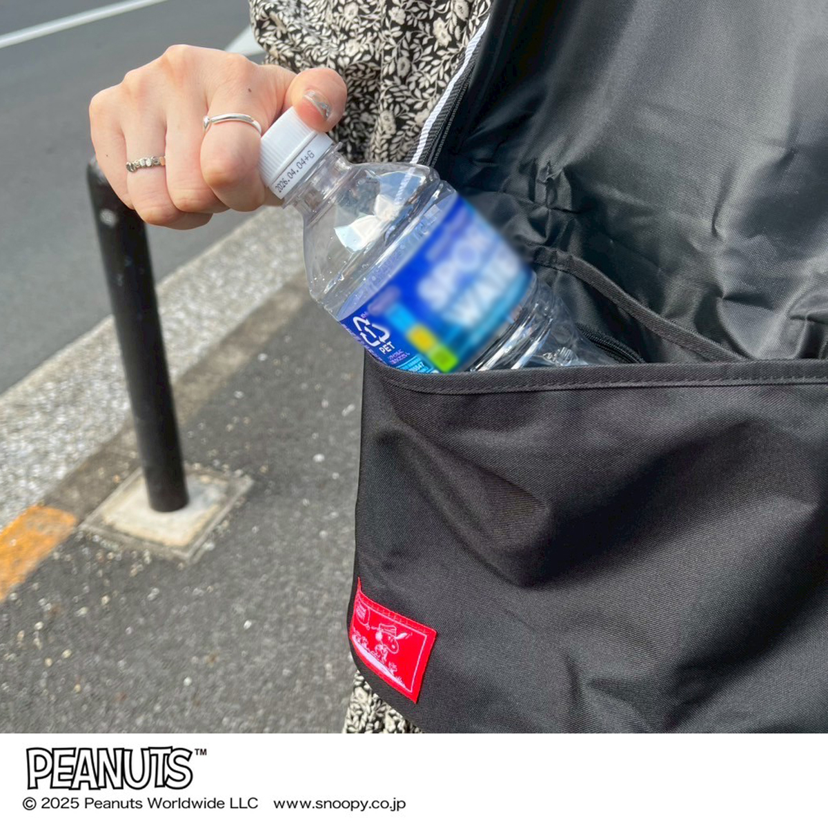 500mlのペットボトルも縦にいれることができるので、夏のおでかけで大活躍します