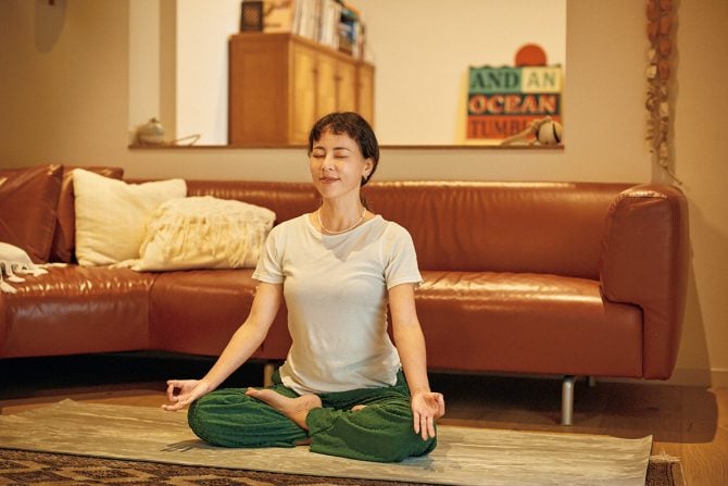 夏バテ対策は「夜ヨガポーズ」をお家で寝る前に！ 初心者でもできるやり方＆睡眠スイッチも