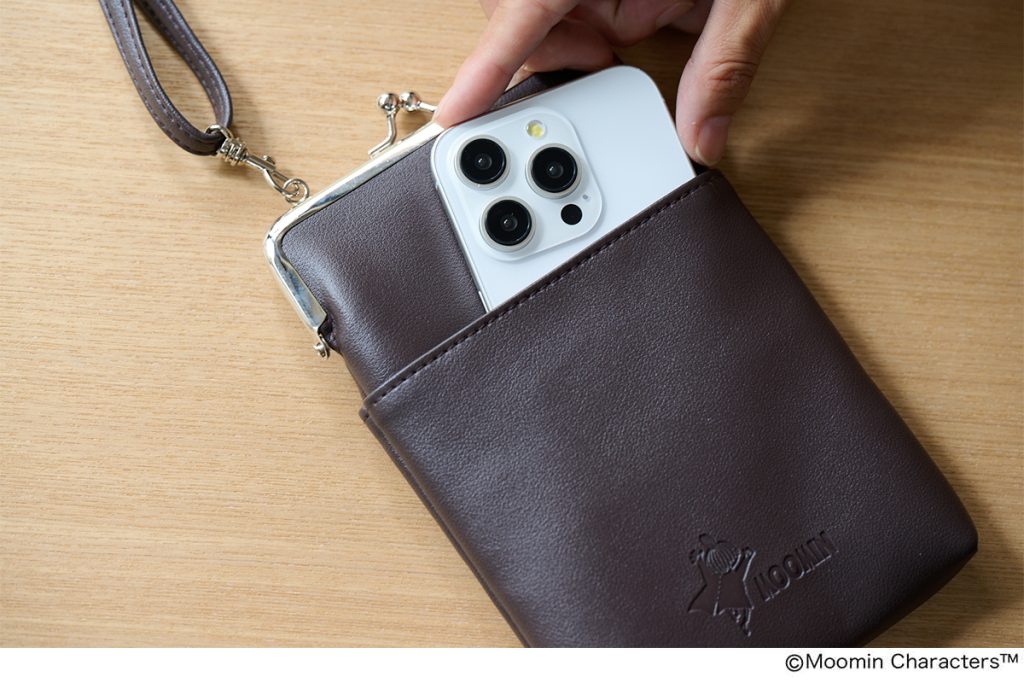 【リンネル12月号】ジップポケット付き がま口スマホショルダは、スマホがさっと取り出せて便利！