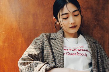 【Tシャツを秋らしく着こなすには？】「インナー」として重ねて着まわすテク3選をご紹介します【リンネル11月号】