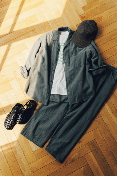 Tシャツ×グレーのベーシックな起毛セットアップで秋を意識！【リンネル11月号】