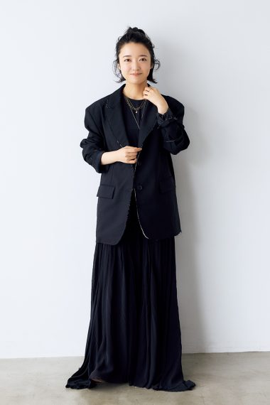 上白石萌音さんのジャケットコーディネート　リンネル2025年11月号表紙インタビュー